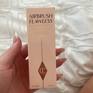Charlotte tilbury Airbrush flawless Foundation -  shade ‘3 neutral’